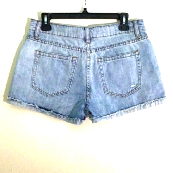 Ashley Mason Roll Cuff Denim Embroidered Shorts Size 28 - Picture 5 of 9